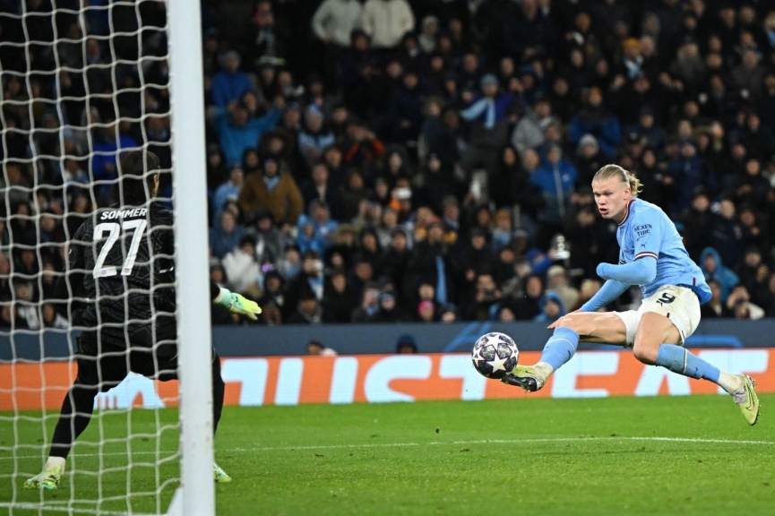 Haaland ghi dấu giày vào hai bàn thắng tiếp theo ấn định chiến thắng 3-0 cho Man City.