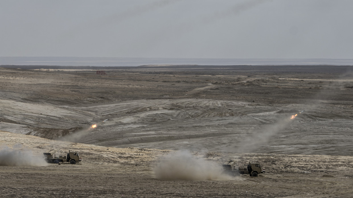 Các bệ phóng rocket của Ai Cập khai hỏa trong cuộc tập trận gần Cairo năm 2018. Ảnh: AFP 