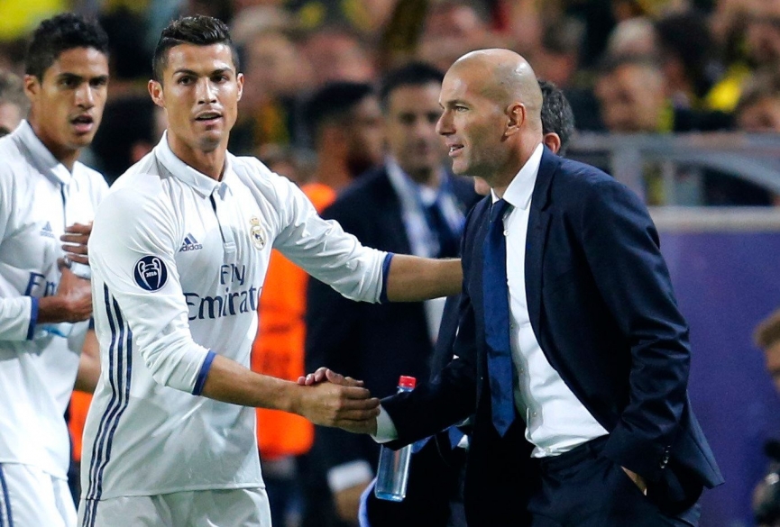 Ronaldo sắp có dịp hội ngộ HLV Zinedine Zidane. Ảnh: Internet