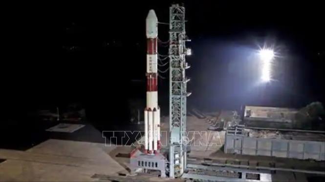 Tên lửa PSLV-C52 mang theo vệ tinh quan sát Trái Đất EOS-04 tại Trung tâm Vũ trụ Satish Dhwan (SDSC), ngoài khơi Vịnh Bengal thuộc bang Andhra Pradesh, Ấn Độ ngày 14-2-2022. Ảnh tư liệu: Republicworld/TTXVN