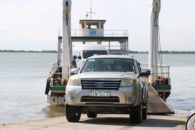 Thực hiện công khai, minh bạch và đúng quy định về giá cước vận tải Tăng cường kiểm tra về điều kiện an toàn các cảng, bến thủy nội địa nhằm đảm bảo an toàn giao thông.