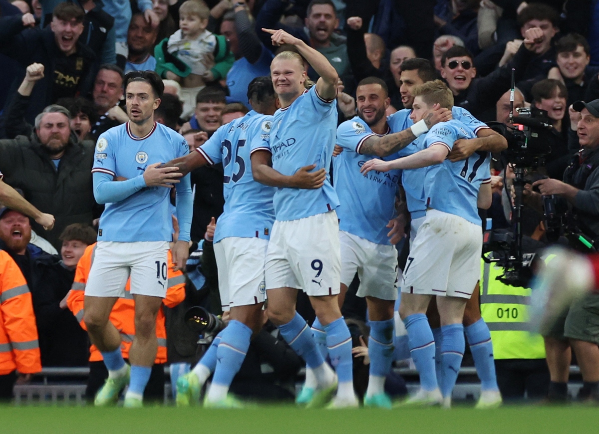 Haaland kiến tạo cho De Bruyne ghi bàn mở tỷ số ngay phút thứ 7, giúp Man City có khởi đầu như mơ trong trận đại chiến với Arsenal. Ảnh: Reuters