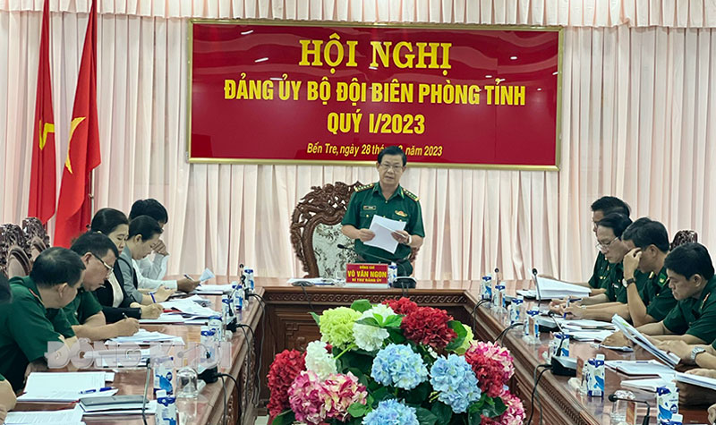 Đại tá Võ Văn Ngon - Bí thư Đảng ủy Bộ đội Biên phòng tỉnh kết luận những chủ trương, giải pháp thực hiện Nghị quyết Đảng ủy. Ảnh: Phương Khánh