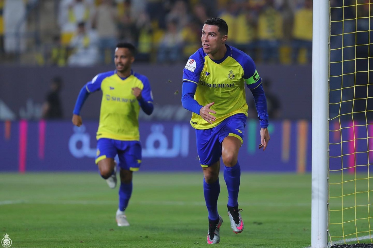 Ronaldo ghi bàn, Al Nassr đại thắng Al Raed Ronaldo giúp Al Nassr có khởi đầu thuận lợi. Ảnh: Al Nassr