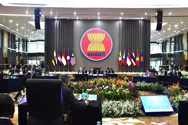 Indonesia thúc đẩy ba trụ cột chính của nhiệm kỳ Chủ tịch ASEAN Quang cảnh một hội nghị ngoại trưởng của ASEAN, tháng 10-2022. (Ảnh: Hữu Chiến/TTXVN)
