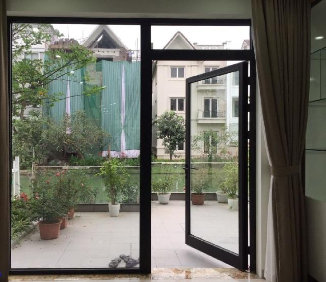 Có nên mua cửa nhôm xingfa hay không? Sản phẩm cách âm tốt.