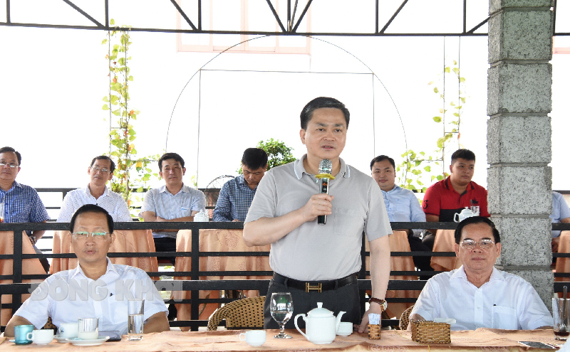 Ủy viên Trung ương Đảng - Bí thư Tỉnh ủy Lê Đức Thọ bày tỏ mong muốn doanh nghiệp cùng đồng hành, đóng góp sáng kiến với chính quyền tỉnh trong phát triển kinh tế.