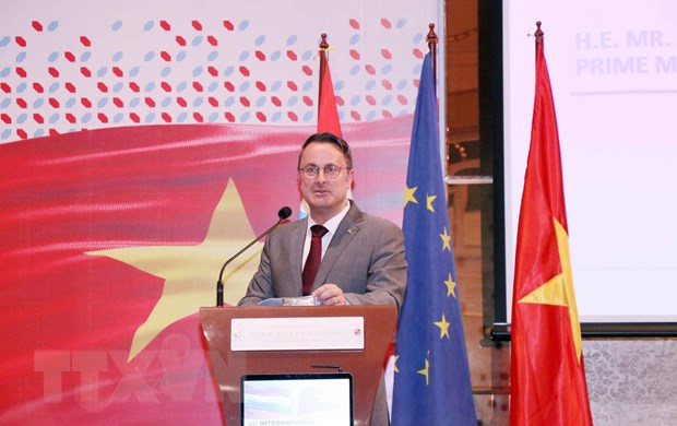 Thủ tướng Đại Công quốc Luxembourg Xavier Bettel phát biểu tại Diễn đàn Doanh nghiệp Việt Nam-Luxembourg. (Ảnh: Xuân Khu/TTXVN)