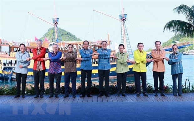 Thủ tướng Phạm Minh Chính cùng các lãnh đạo ASEAN chụp ảnh chung. Ảnh: Dương Giang-TTXVN