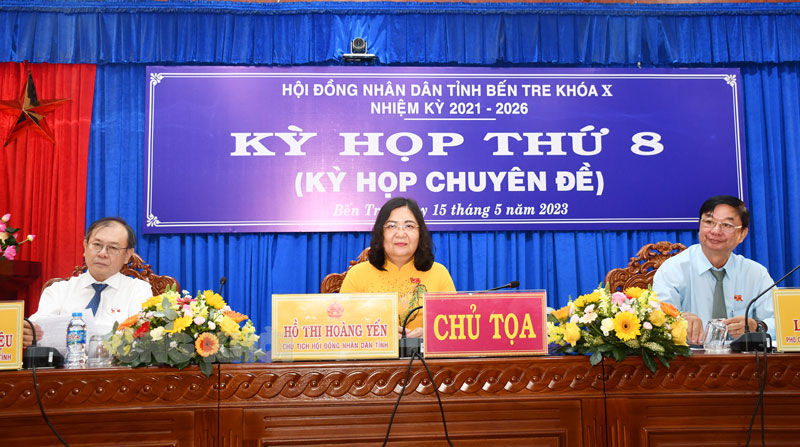 Chủ trì kỳ họp.