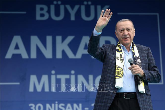 Tổng thống Thổ Nhĩ Kỳ Recep Tayyip Erdogan phát biểu trong chiến dịch vận động tranh cử ở Ankara, ngày 30-4-2023. Ảnh: AFP/TTXVN