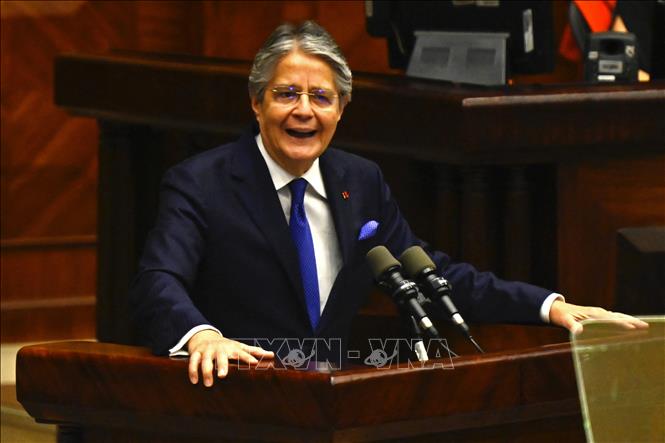 Tổng thống Ecuador Guillermo Lasso phát biểu trong phiên điều trần luận tội của Quốc hội ở Quito, ngày 16-5-2023. Ảnh: AFP/TTXVN