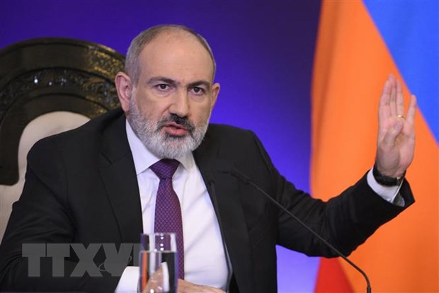 Thủ tướng Armenia Nikol Pashinyan phát biểu tại cuộc họp báo ở Yerevan ngày 22-5-2023. (Ảnh: AFP/TTXVN)