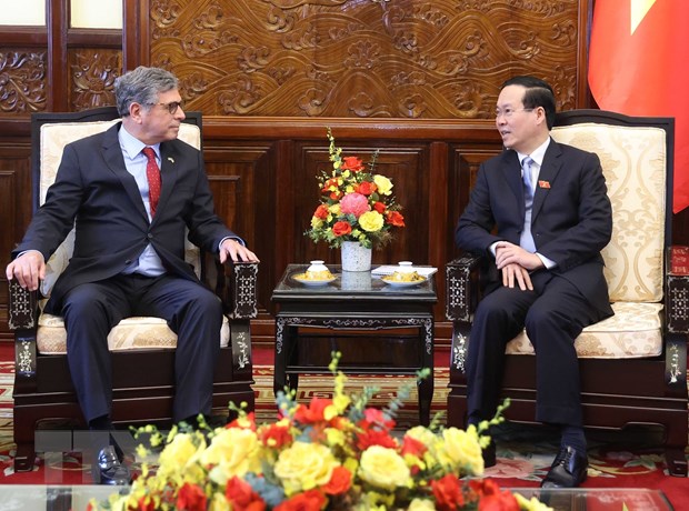 Chủ tịch nước Võ Văn Thưởng tiếp các Đại sứ trình Quốc thư Chủ tịch nước Võ Văn Thưởng tiếp Đại sứ Brazil Marco Farani trình Quốc thư. (Ảnh: Thống Nhất/TTXVN)