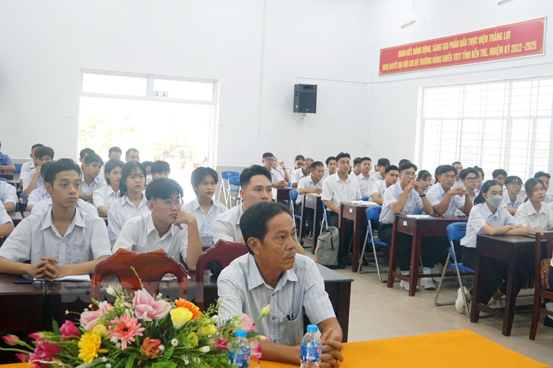  Đông đảo các học viên tham dự Lớp tập huấn.