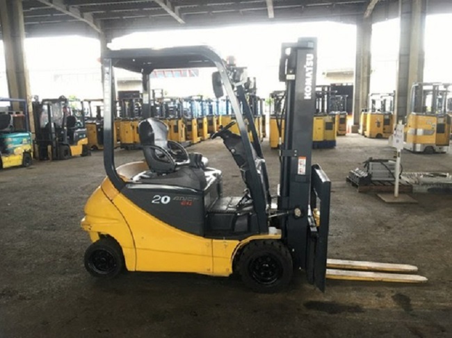Đánh giá ưu nhược điểm của xe nâng Komatsu 2 tấn tại MHE