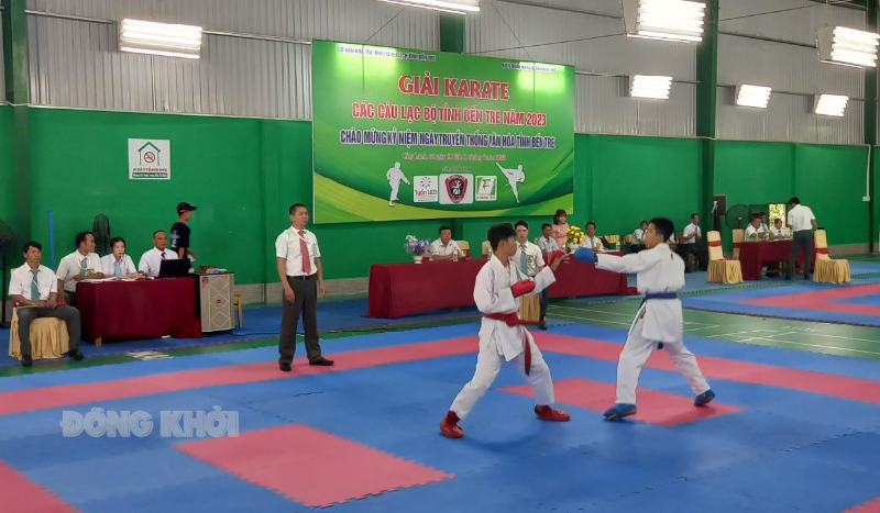Các vận động viên đang tranh tài tại giải.