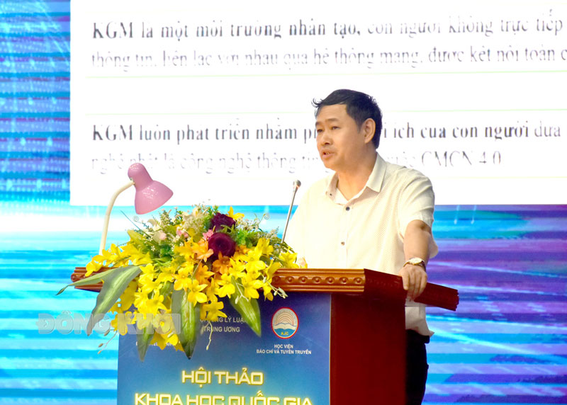 Đại tá, PGS, TS. Nguyễn Tùng Hưng, Phó tư lệnh BTL 86, Bộ Quốc phòng tham luận tại hội thảo.