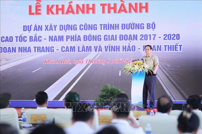 Lễ khánh thành cao tốc Nha Trang - Cam Lâm và Vĩnh Hảo - Phan Thiết Thủ tướng Phạm Minh Chính phát biểu tại lễ khánh thành 2 tuyến cao tốc Vĩnh Hảo - Phan Thiết và Nha Trang - Cam Lâm. Ảnh: Dương Giang/TTXVN