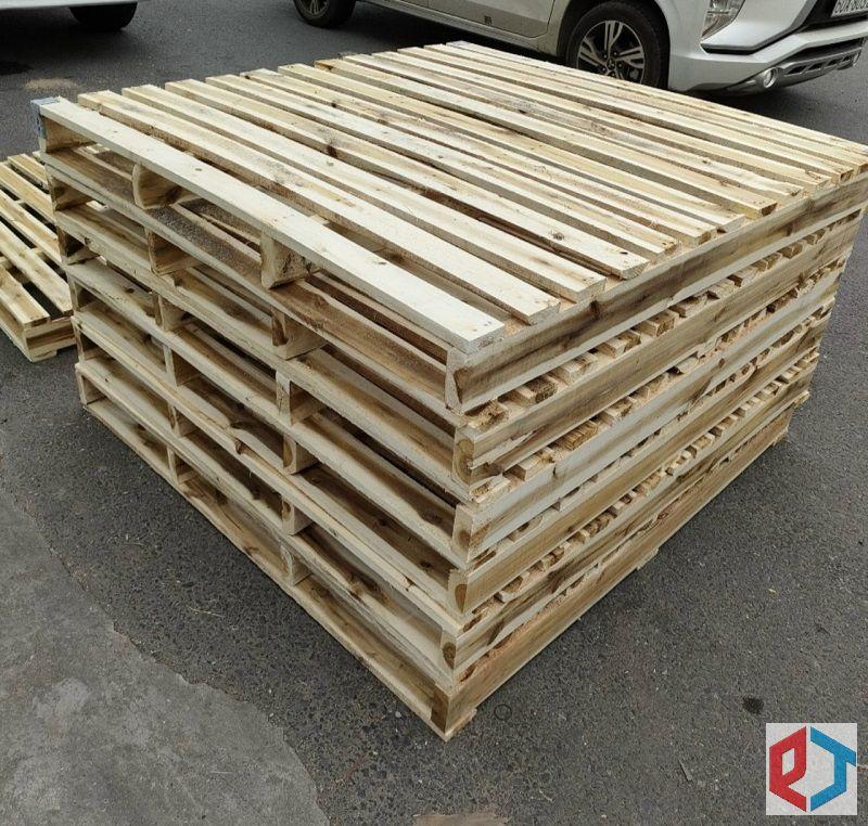 Phú Trang - Chuyên mua bán Pallet gỗ thông uy tín Pallet ngày càng được ứng dụng nhiều trong thiết kế nội thất.