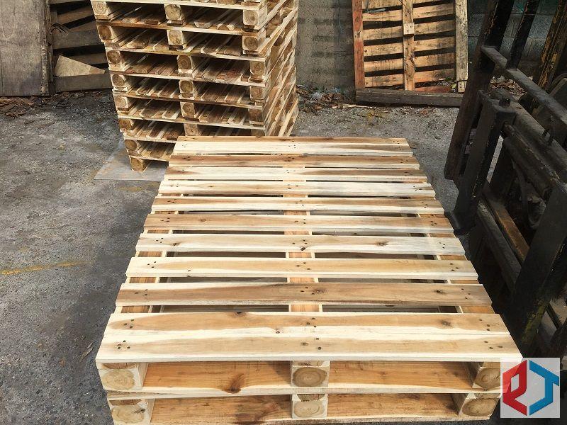 Phú Trang - Chuyên mua bán Pallet gỗ thông uy tín