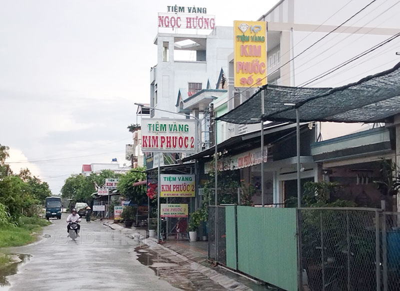 Đường nội ô xã Phước Long.