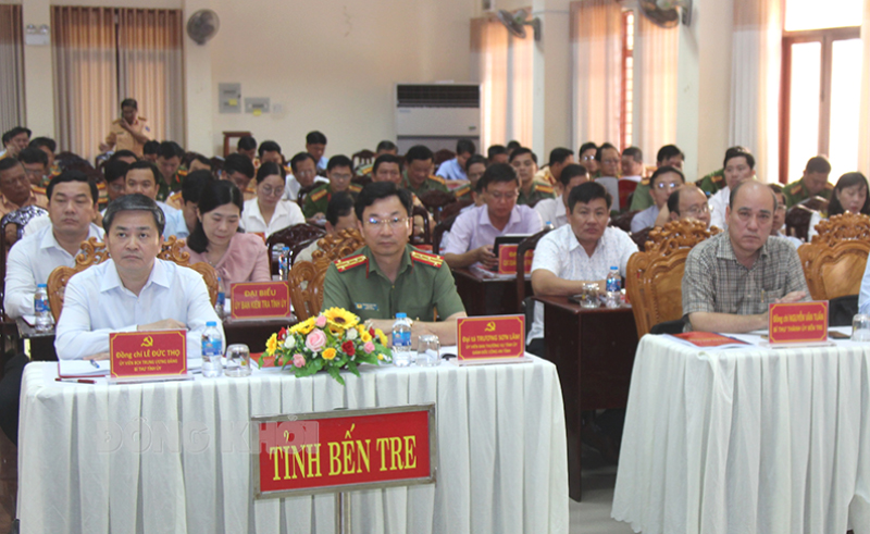 Hội nghị trực tuyến quán triệt Chỉ thị số 23-CT/TW của Ban Bí thư Trung ương Đảng Đại biểu tham dự hội nghị tại điểm cầu tỉnh Bến Tre.