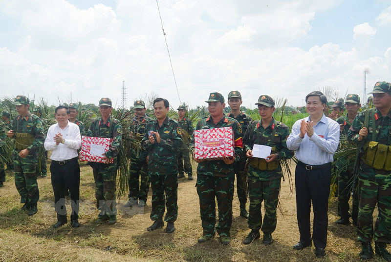 Diễn tập khu vực phòng thủ huyện Mỏ Cày Nam năm 2023