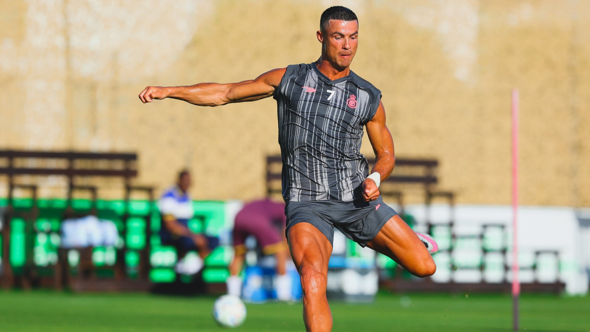 Ronaldo không về Ả Rập, điểm đến tiếp theo đã xác định xong Ronaldo đã hội quân cùng Al Nassr tại Bồ Đào Nha (ảnh: Minuto)