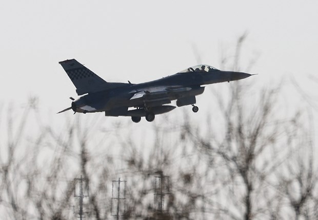 Các nước phương Tây sẽ hỗ trợ đào tạo phi công máy bay chiến đấu F-16 cho Ukraine. (Ảnh: AFP/TTXVN)