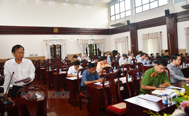 Triển khai nhiệm vụ, giải pháp về an toàn giao thông 6 tháng cuối năm Đại biểu tham gia đóng góp ý thảo luận tại hội nghị.