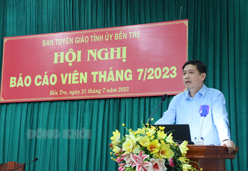 Phó trưởng Ban Tuyên giáo Tỉnh ủy Võ Thành Đô chủ trì hội nghị.