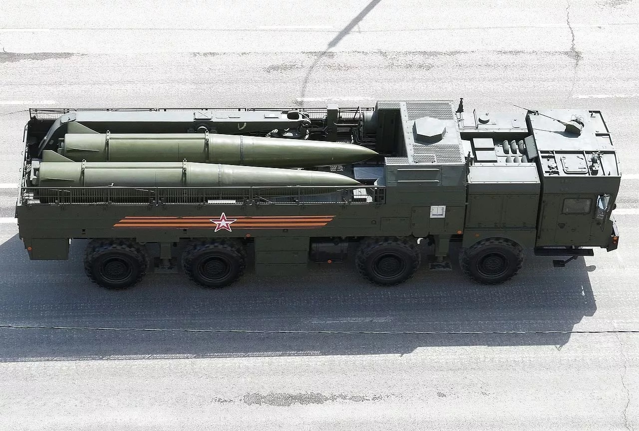 Xe phóng tên lửa Iskander-M Nga. Ảnh: Sputnik