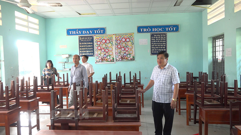 Tổ đại biểu HĐND tỉnh khảo sát thực tế tại Trường THCS Vĩnh Bình.