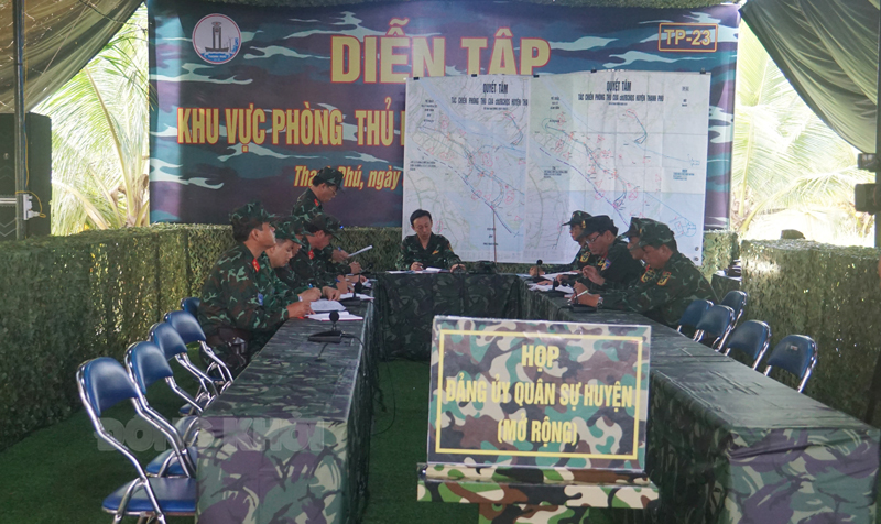 Diễn tập khu vực phòng thủ huyện Thạnh Phú năm 2023 đạt yêu cầu đề ra Diễn tập tổ chức các cuộc họp chuẩn bị tác chiến phòng thủ.