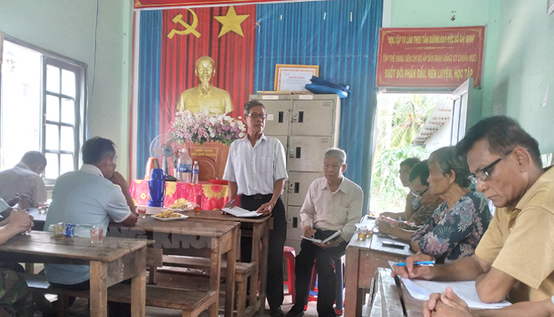 Hiệu quả mô hình “Hội viên Hội Cựu chiến binh tham gia ban đại diện tổ nhân dân tự quản” Chi hội Cựu chiến binh ấp Sân Banh, xã Thới Lai, huyện Bình Đại họp triển khai các giải pháp nâng cao chất lượng sinh hoạt tổ nhân dân tự quản. Ảnh: H. Đức