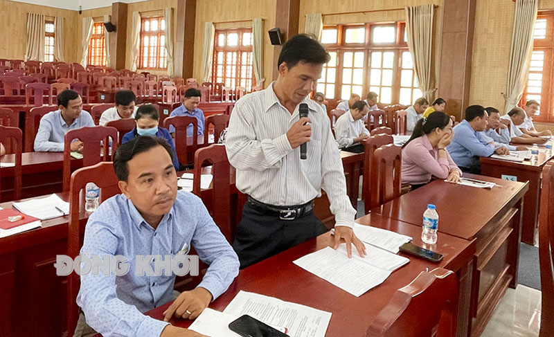 Đại biểu thảo luận tại hội nghị.