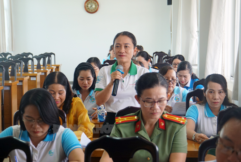 Đoàn công tác Trung ương Hội Liên hiệp Phụ nữ Việt Nam làm việc với Hội Liên hiệp Phụ nữ Bến Tre