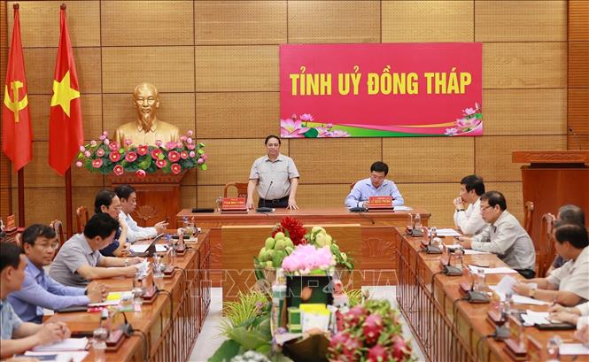 Thủ tướng Phạm Minh Chính làm việc với Ban Thường vụ Tỉnh ủy Đồng Tháp. Ảnh: Dương Giang/TTXVN