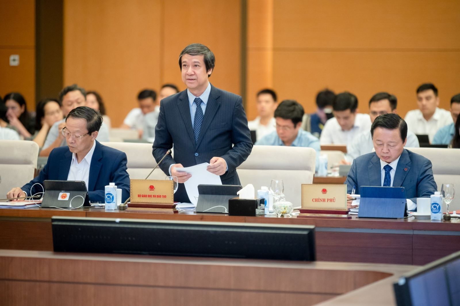 Cần có nghị quyết riêng về đổi mới giáo dục Bộ trưởng Bộ Giáo dục và Đào tạo Nguyễn Kim Sơn phát biểu tại Phiên họp.