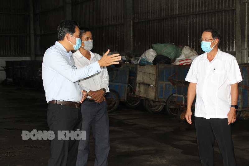 Đoàn giám sát thực tế tại Trạm trung chuyển rác sinh hoạt cho các xã thuộc cánh Đông huyện Châu Thành.