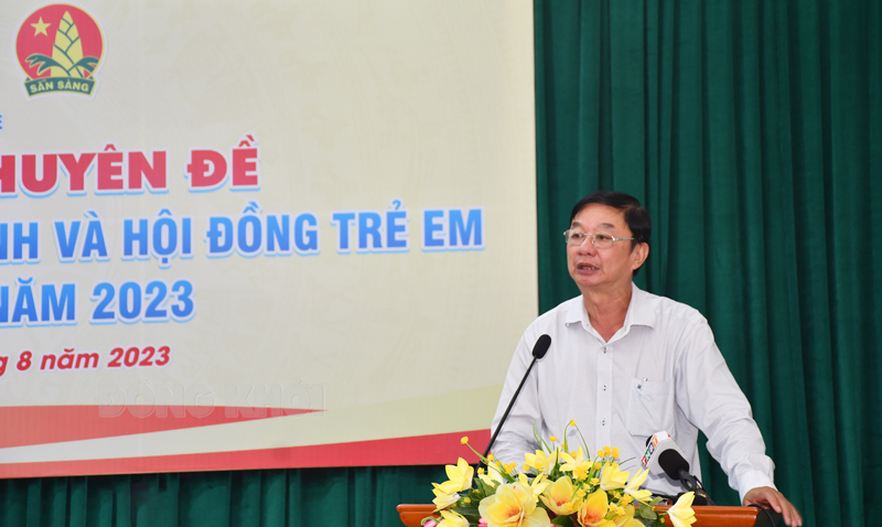 Phát biểu của Phó chủ tịch HĐND tỉnh Lê Văn Khê.