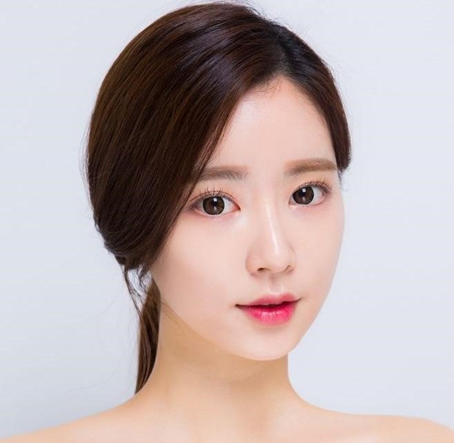 Nâng mũi sụn sườn - Giải pháp tái cấu trúc mũi ổn định lâu dài Nâng mũi sụn sườn mang lại cho cô nàng chiếc mũi đẹp tự nhiên