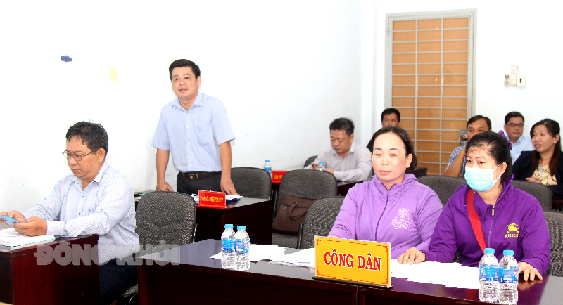 Bí thư Tỉnh ủy Lê Đức Thọ tiếp công dân định kỳ tháng 8-2023 Đại diện cơ quan chức năng báo cáo nội dung vụ việc, tiến độ giải quyết.