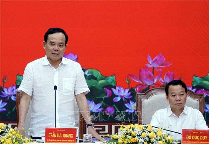 Phấn đấu giải ngân các Chương trình mục tiêu quốc gia đạt ít nhất 90% vốn năm 2023 Phó thủ tướng Chính phủ Trần Lưu Quang - Trưởng ban Chỉ đạo Trung ương các chương trình mục tiêu quốc gia chủ trì Hội nghị trực tuyến với 14 tỉnh vùng Trung du và miền núi Bắc Bộ về tình hình triển khai thực hiện các Chương trình mục tiêu quốc gia và cho ý kiến đối với nội dung bổ sung vào dự thảo Luật Đất đai (sửa đổi) liên quan đến chính sách quản lý, sử dụng đất đai cho đồng bào dân tộc thiểu số (ngày 10-8-2023, tại Yên Bái). Ảnh: Việt Dũng/TTXVN