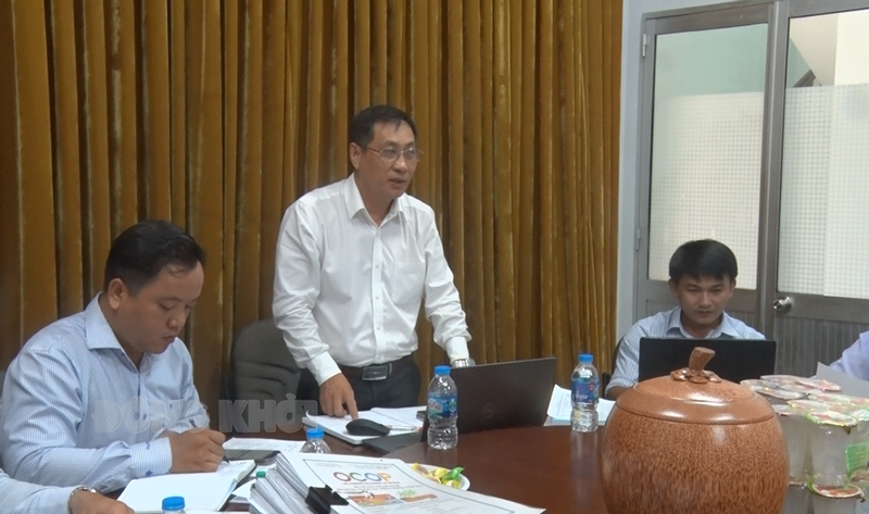 TP. Bến Tre đánh giá, phân hạng sản phẩm OCOP lần 1 (đợt 2) năm 2023 Phó chủ tịch UBND TP. Bến Tre Nguyễn Trúc Lâm phát biểu tại hội nghị.
