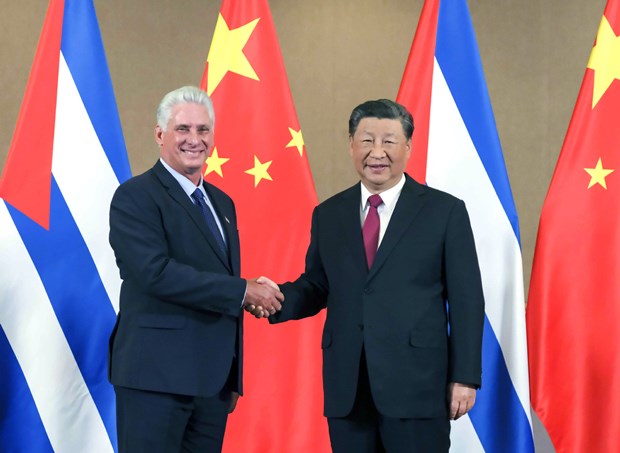 Chủ tịch Trung Quốc Tập Cận Bình gặp Chủ tịch Cuba Miguel Diaz-Canel tại Johannesburg (Nguồn: Xinhua)