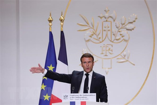 Tổng thống Pháp Emmanuel Macron phát biểu tại hội nghị các nhà ngoại giao ở Paris, Pháp, ngày 28-8-2023. (Ảnh: AFP/TTXVN)