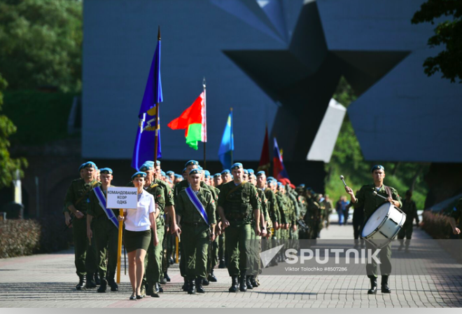 Binh sĩ các nước dự lễ khai mạc cuộc tập trận Combat Brotherhood 2023. Ảnh: Sputnik