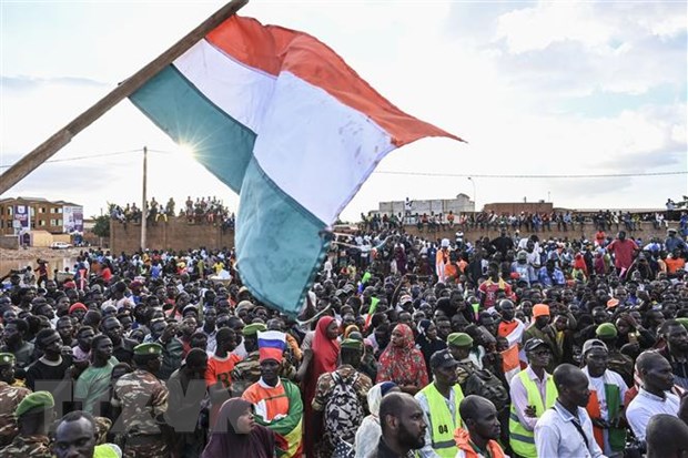 Biểu tình phản đối quân đội Pháp hiện diện tại Niger, ngày 3-9-2023. (Ảnh: AFP/TTXVN)